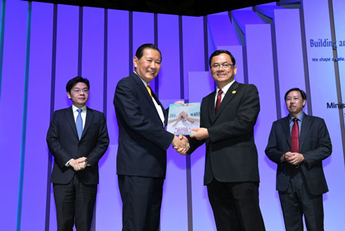 BCA Chairman Mr Lee Fook Sun launches the Human Resource (HR) guidebook at BCA Awards 2017 to attract, retain and develop talents in the built environment sector.
