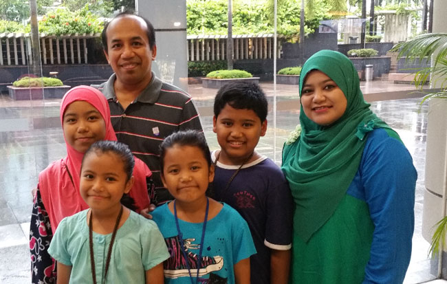Mdm Siti Mariam and her family shared what they love about Woodlands and contributed ideas to turn it into the “Star Destination of the North”.