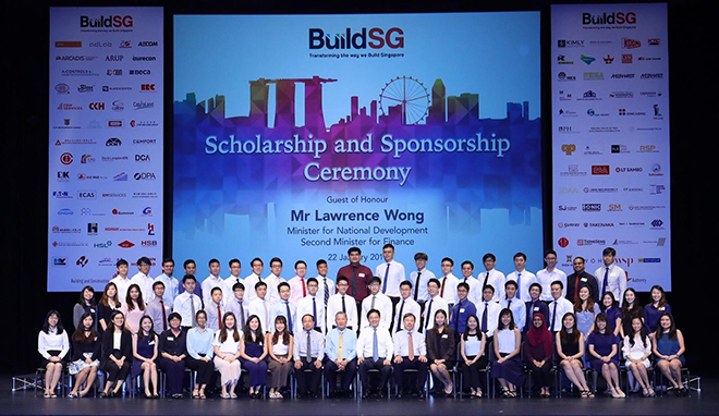 Recipients of the iBuildSG Scholarship and Sponsorship awards